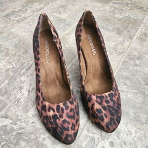 Aerosoles leopard print heels Womens Size‎ 8.5